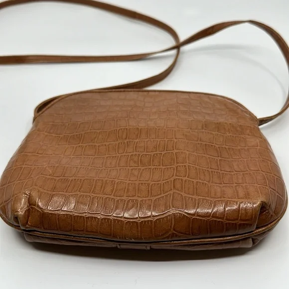 Vintage 80’s Fendi tan embossed crocodile shoulder crossbody bag - Picture 7 of 14
